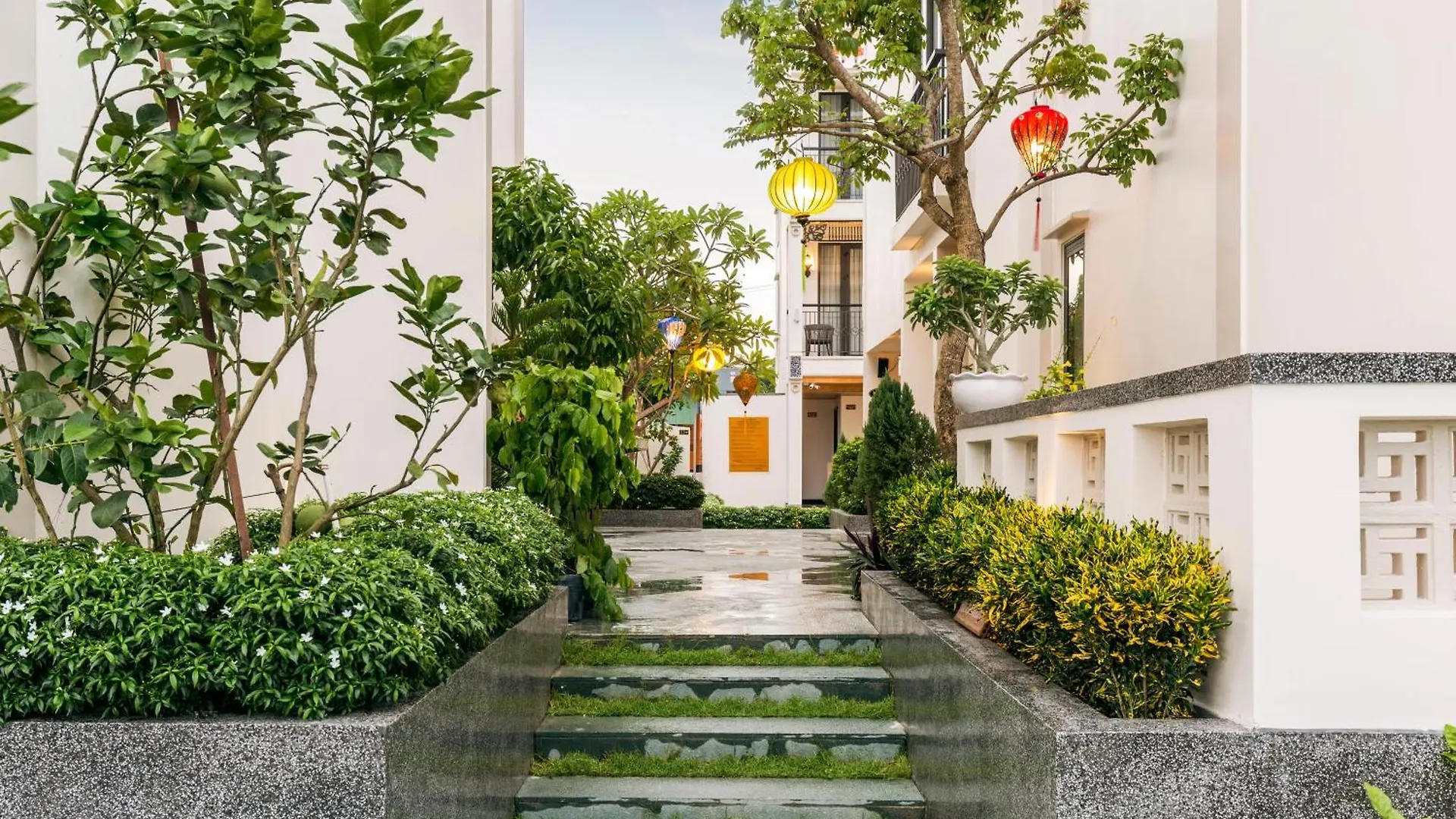 Laluna Hoi An Riverside Hotel&Spa Hotel